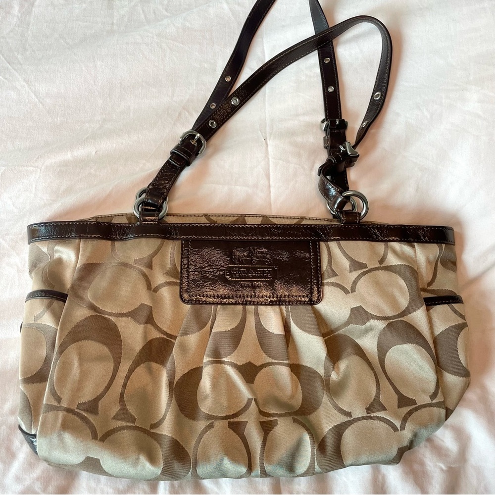 Coach Signature Pleated Purse - Tan/Brown